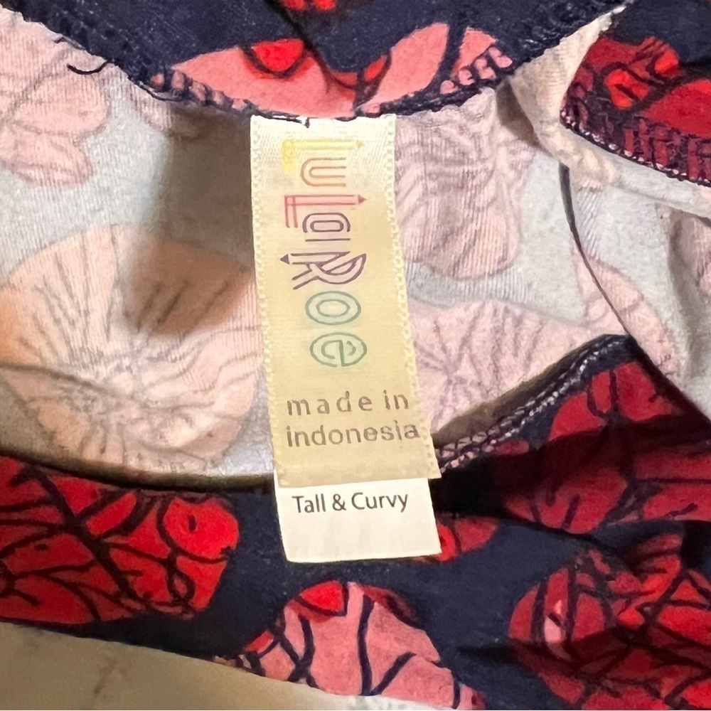 Lularoe TC Leggings - Picture 3 of 4